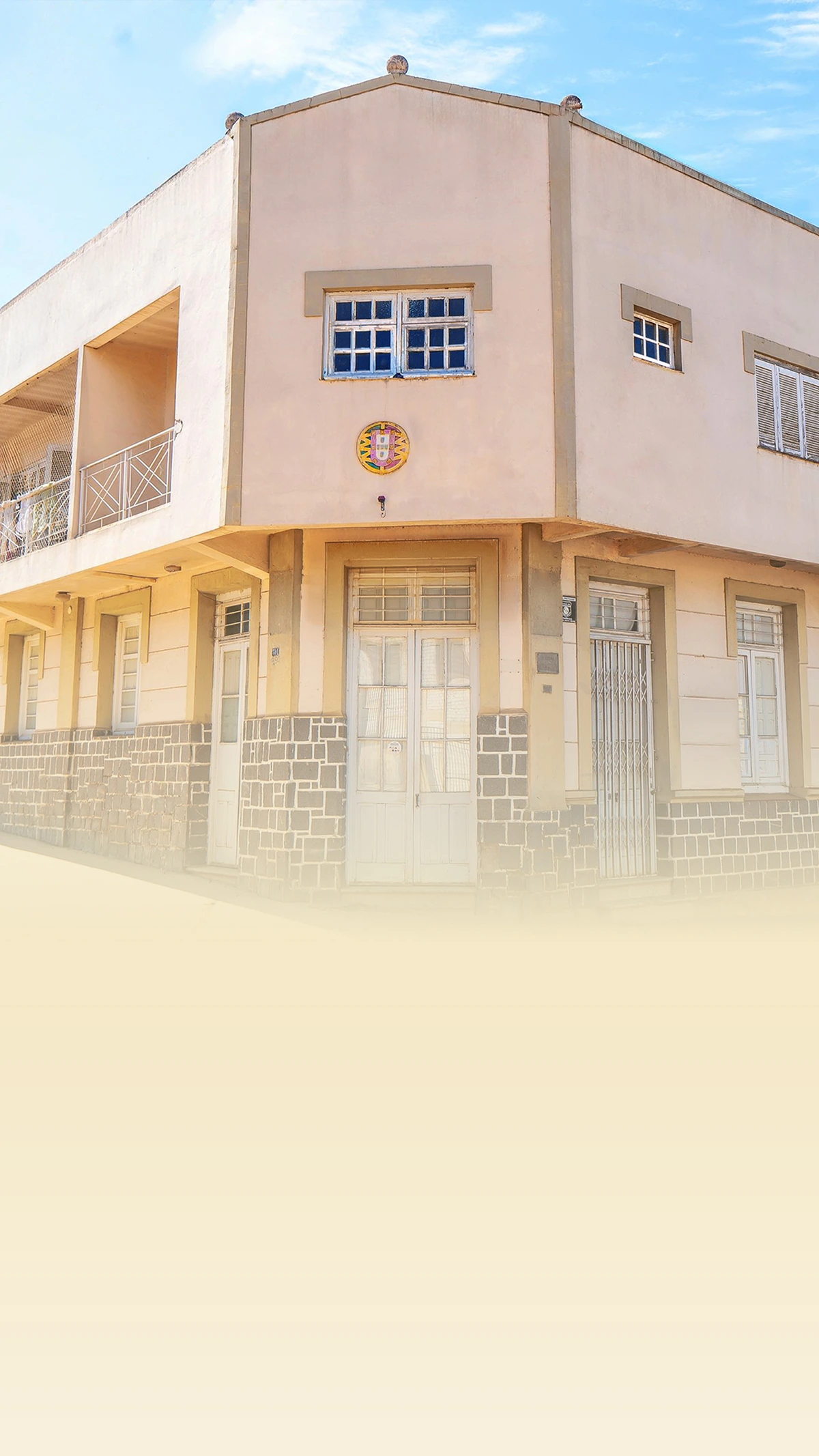 Fachada do prédio histórico da Sociedade Portuguesa de Bagé, sede do Museu Dom Diogo de Souza.